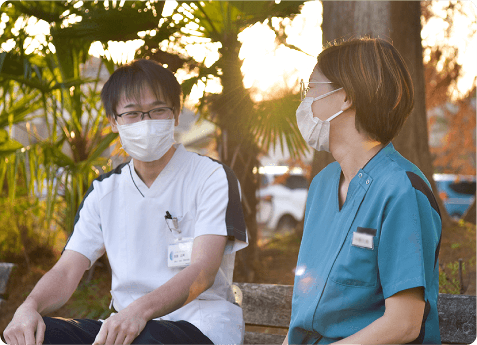 笑いあっているスタッフの写真